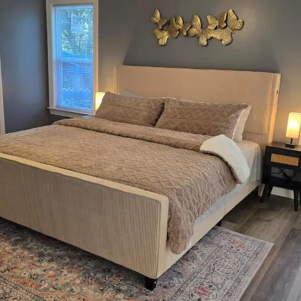 Cozy Home Sleeps 6 3 bed 2 bath off I-10, hotel en Mobile