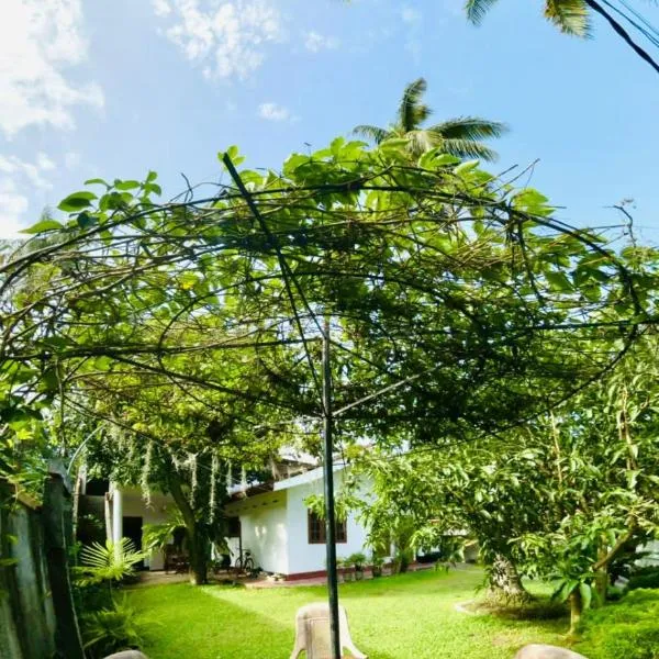 Sanithu Homestay and villa Galle, hotel v destinaci Galle