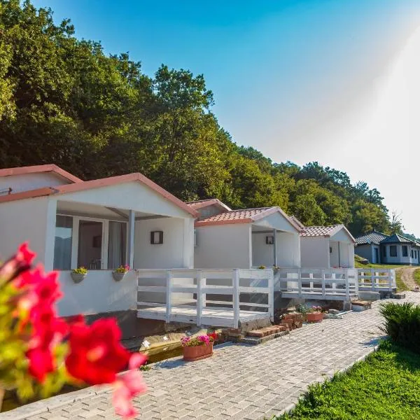 Route 57 Sichevița, ξενοδοχείο σε Sicheviţa