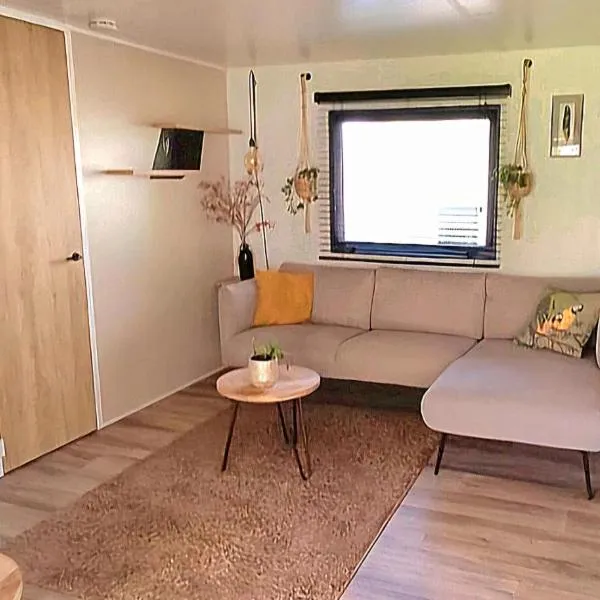 Chalet Cozy Cove te Lauwersoog,1-6 Pers, 3 Schlafzimmer, 2 Badezimmer, 55m2!, hotel en Lauwersoog