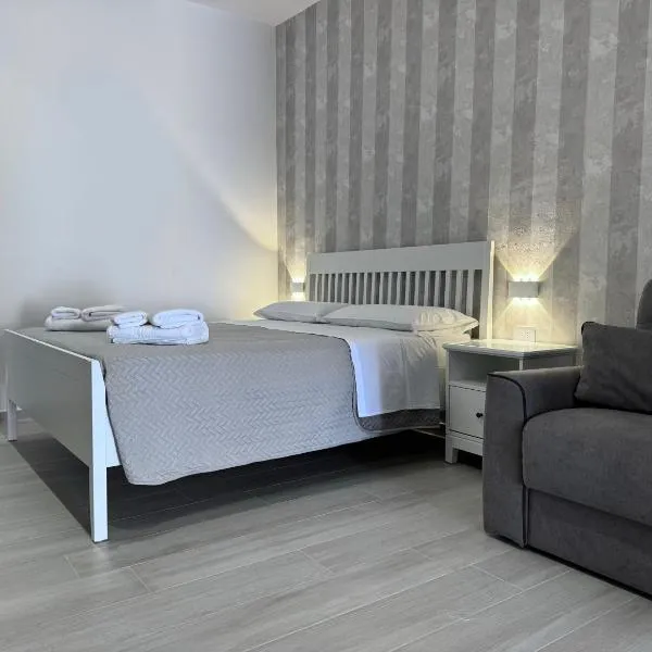 Home-Carrara, hotel in Naples