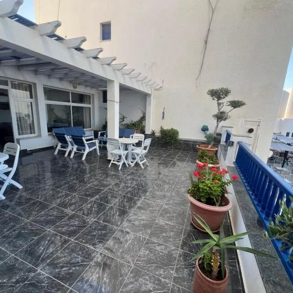 Duplex Monastir avec terrasse sur la marina, hotel in Monastir