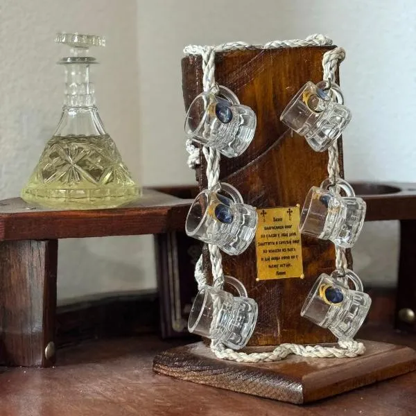 Kuća ispod Rajca，位于Slavkovica的酒店