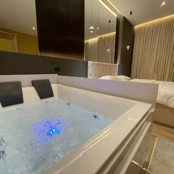Luxury Jacuzzi Suite- Astir,Tirana, hotel v destinácii Tirana