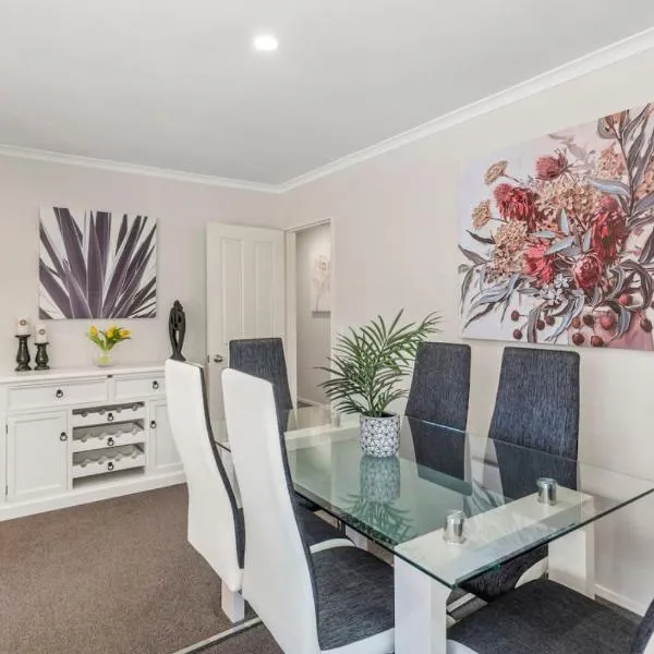 타우포에 위치한 호텔 Logan House, Stylish Getaway With BBQ and Yard