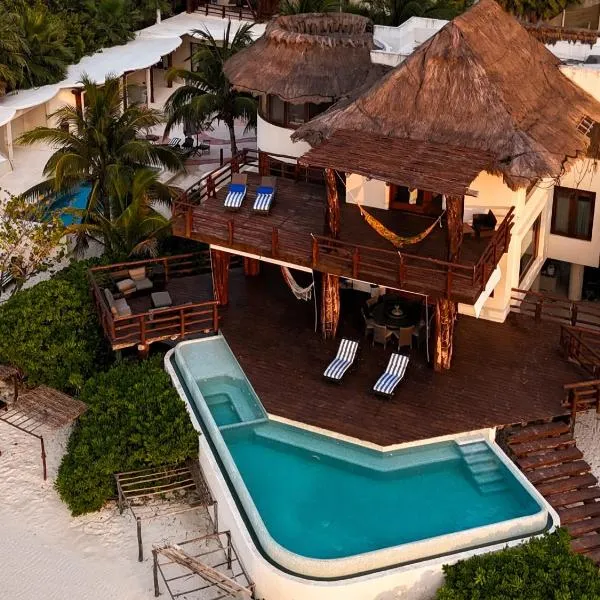 DK Luxury Ocean Front Villa - Adults Only, hótel í Isla Holbox