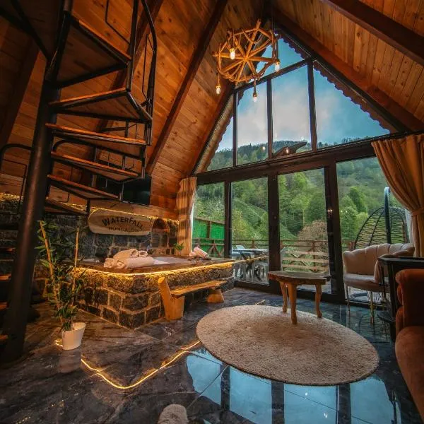 Waterfall suit bungalov, ξενοδοχείο σε Çamlıhemşin