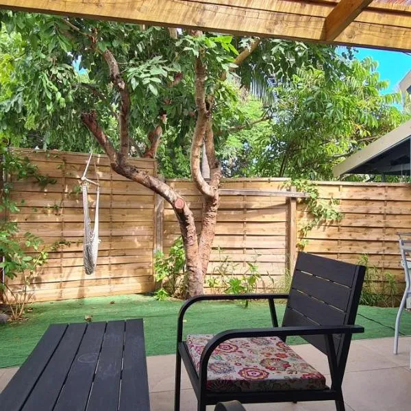 Coquet appartement à 50 m du lagon, hotel v destinaci Étang-Salé les Bains