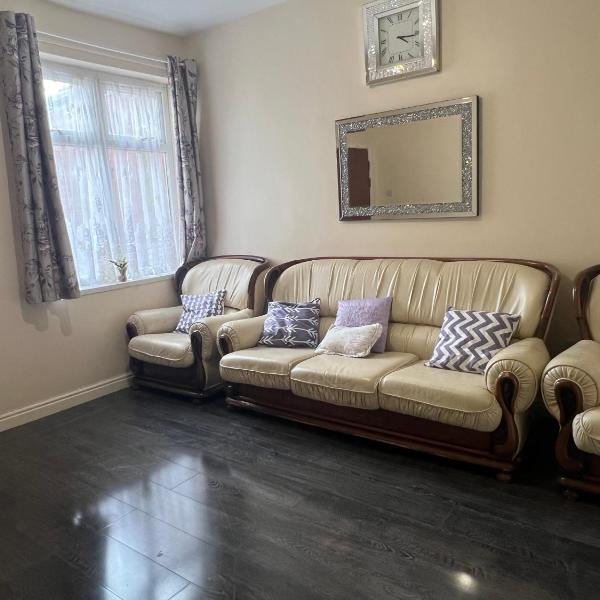 Spacious 6 bedroom house, Birmingham