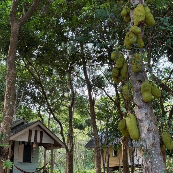Eternal Forest Beach Bar&Bungalow, hotel v destinaci Ko Chang Ranong