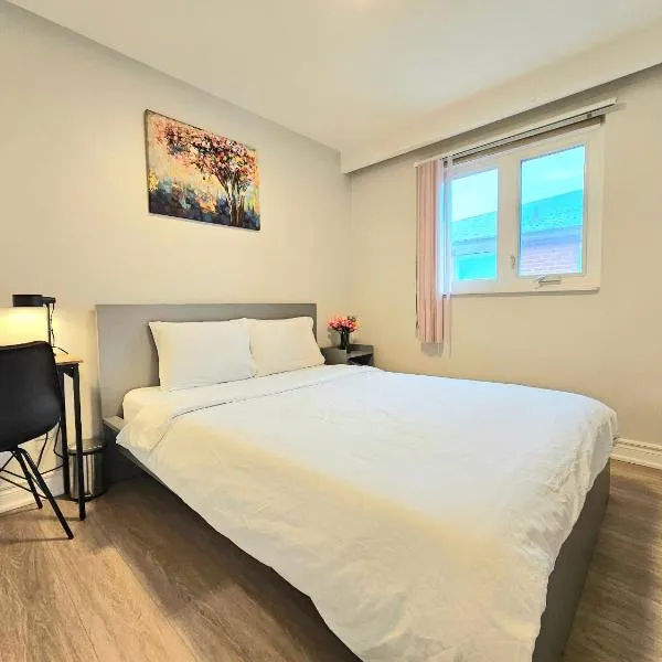 A Home Away-Cozy Guest Room in Toronto, hotel in Toronto