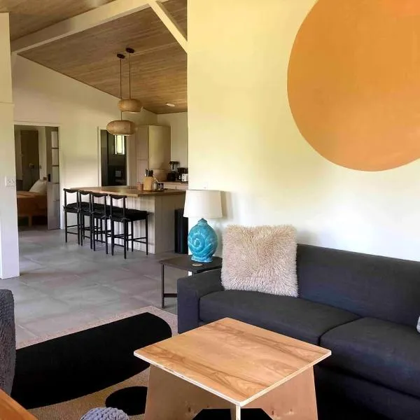 Seaside House and Aloha Bungalow, hotel v destinaci Pahoa