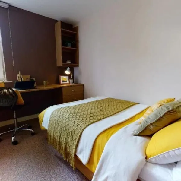 For Students Only - iQ Leeds in City Centre，位于利兹的酒店