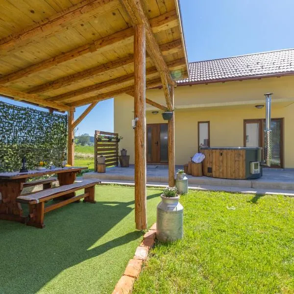 Kuća Trota - sauna, HOT TUB, Hotel in Otočac