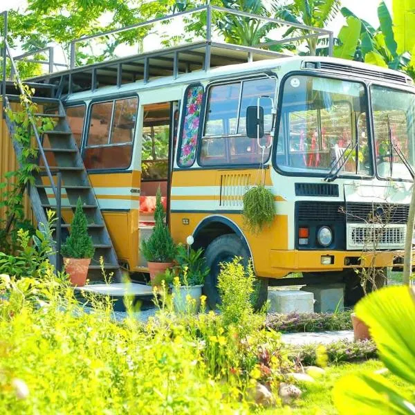 Rusty Garage Homestay Huế, hotel u Hueu