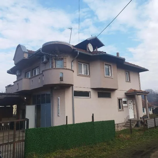 Salvatori, hotel en Garić