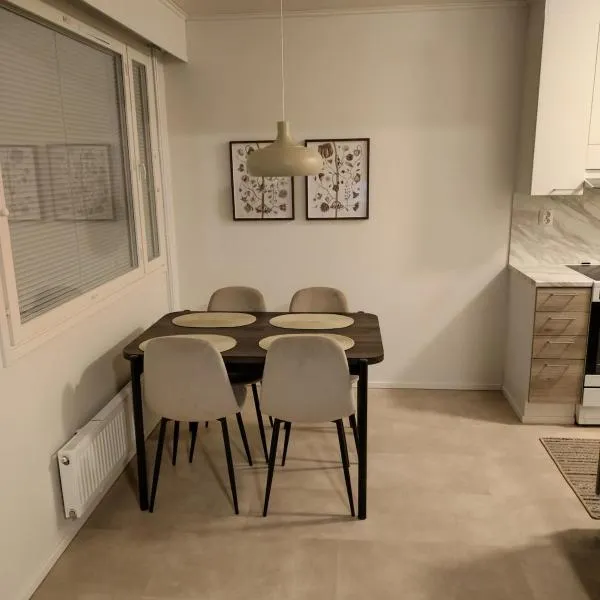 Uudehko rivitalokaksio 60 m2, sauna, hotel in Lieksa