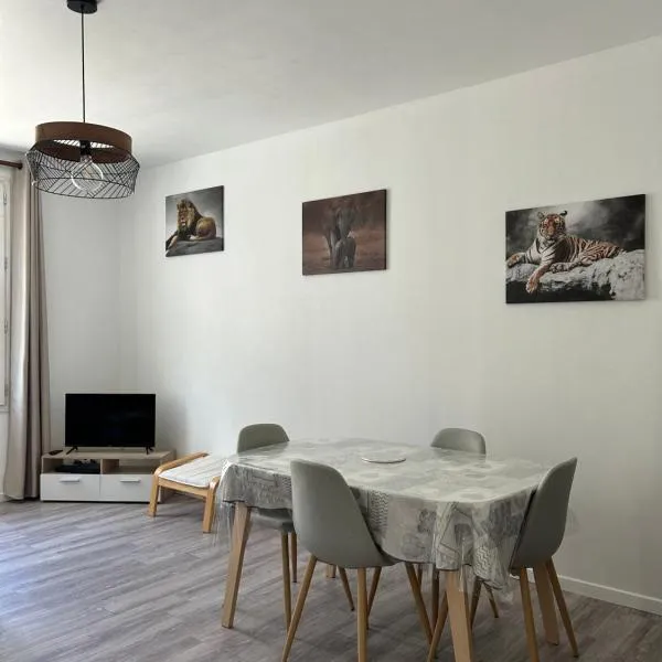 Le Parmentier - 1 place de parking privative、サン・テニャンのホテル