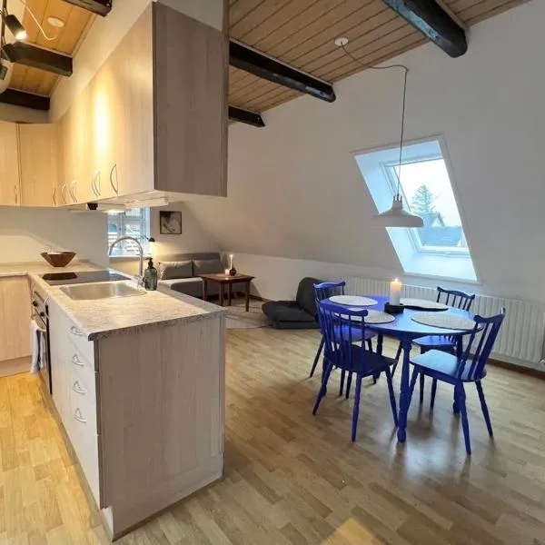 Hyggelig lejlighed på 1 sal, hotel in Spottrup