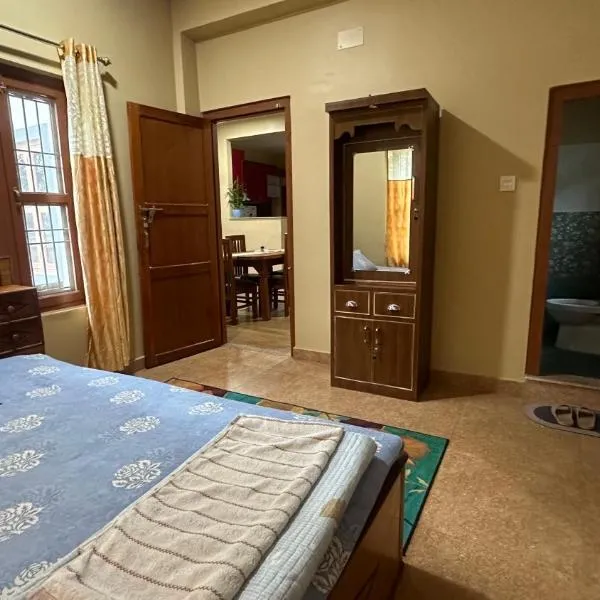 Chitwan Comforts Apt 1 Room 1, hotel a Bharatpur