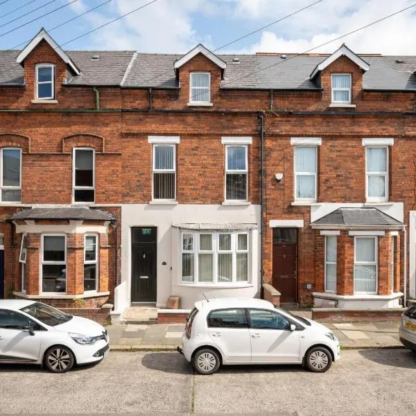 Luxurious 5 Bedroom Home near City Centre, отель в Белфасте