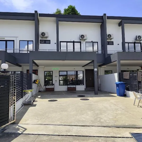 World Peace, hotel in Kampong Bantun