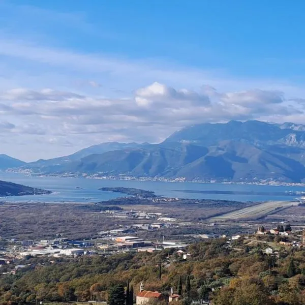 Village House DIMS, ξενοδοχείο στο Κότορ