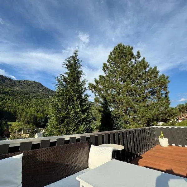 Urlaub mit Bergblick - Ferienhaus in Bad Bleiberg,位于巴特布莱贝格的酒店