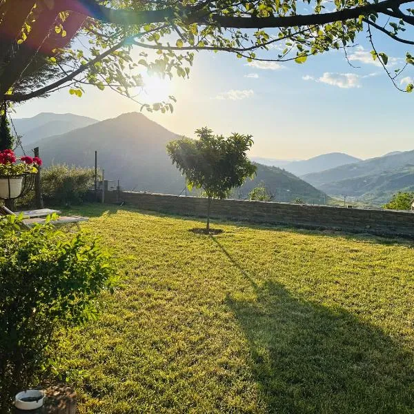 Guest House Nino's, hotell sihtkohas Zhaban