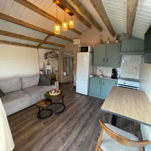 Le petit chalet, hotel in Brêmes