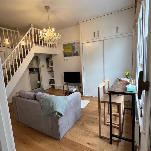 Maisonette Studio Flat in Putney, hotel in London