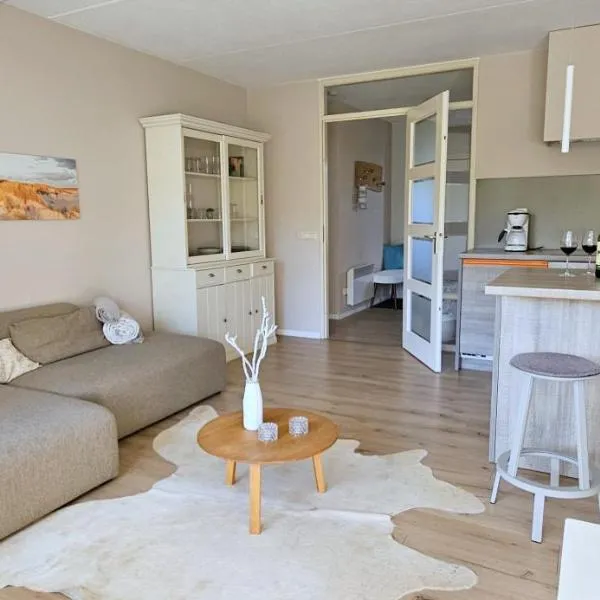 Strandnahes Ferienhaus mit Garten hundefreundlich MeerZeit Ameland, hôtel à Buren