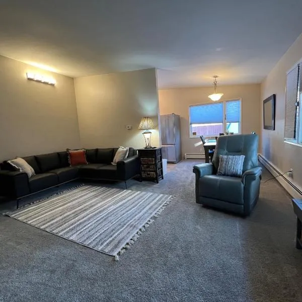 Downtown Coastal Trail 2 BDR 1 BTH Sleeps 2-6, hotel in Anchorage