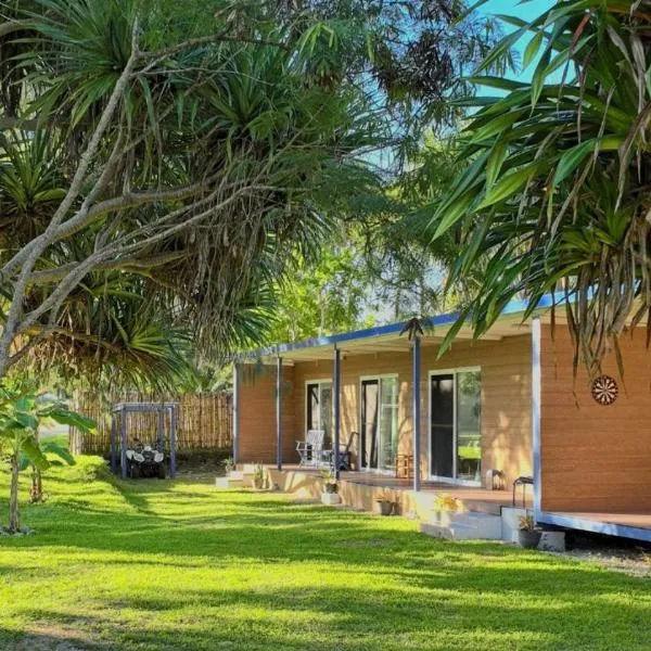 Surf 1 and Surf 2, hotel in Port Vila