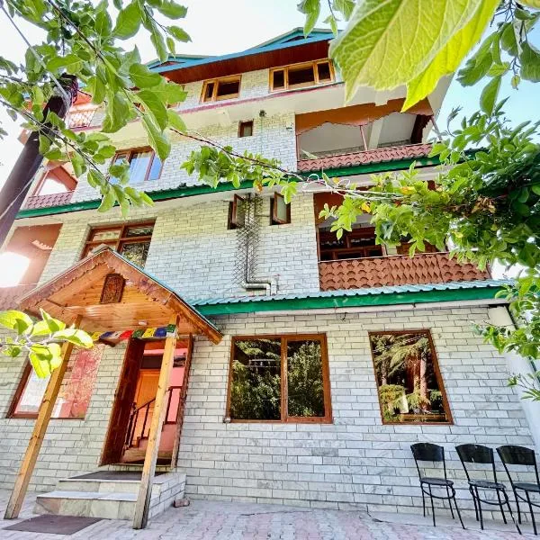 V Cottage、マナリのホテル