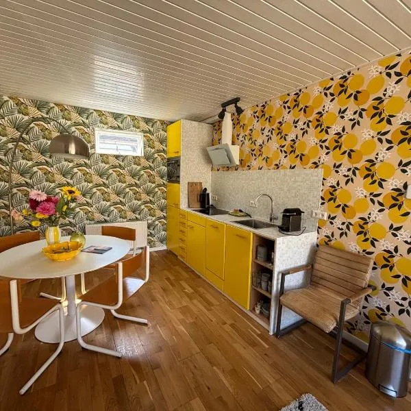 Bungalow at the Beach、ノールトウェイク・アーン・ゼーのホテル