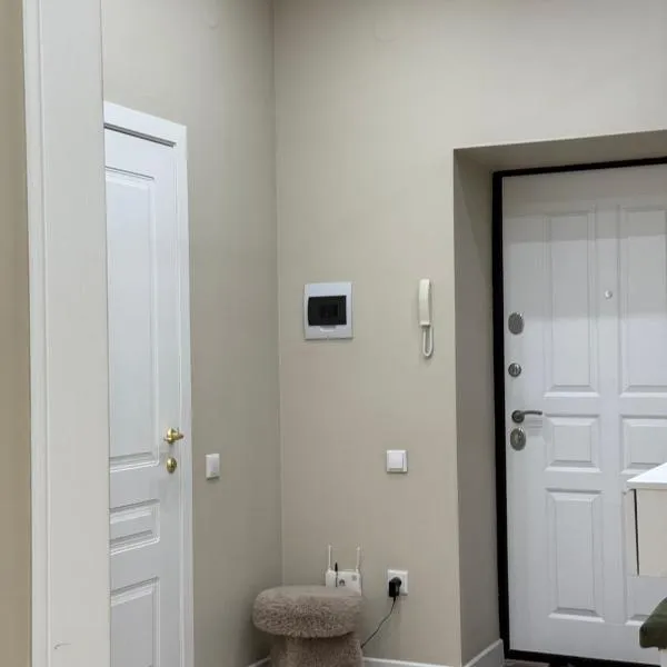 1 комнатная квартира рядом с теннисным центром, hotel in Aktobe