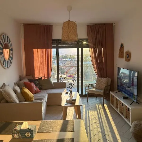 Ayla Beach Apartment Azure 1522 Families only, hotel in Aqaba