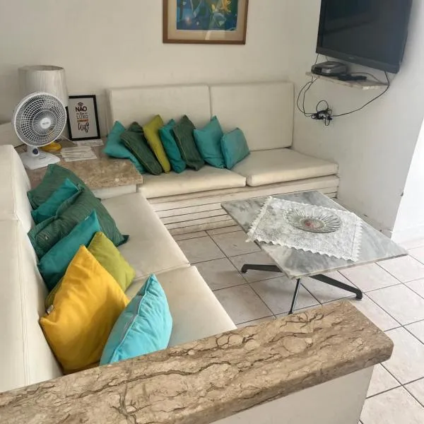 Casa em Búzios com ótima localização, hotel in Búzios