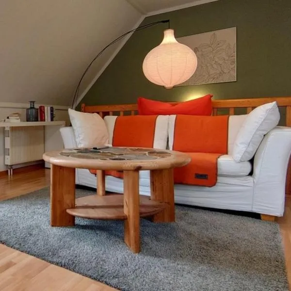 Maisonettwohnung direkt im Zentrum, hotel in Neubrandenburg