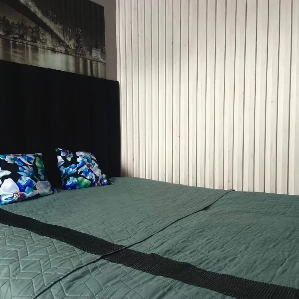 Mieszkanie 2 z ogródkiem, hotel v destinaci Nový Štětín