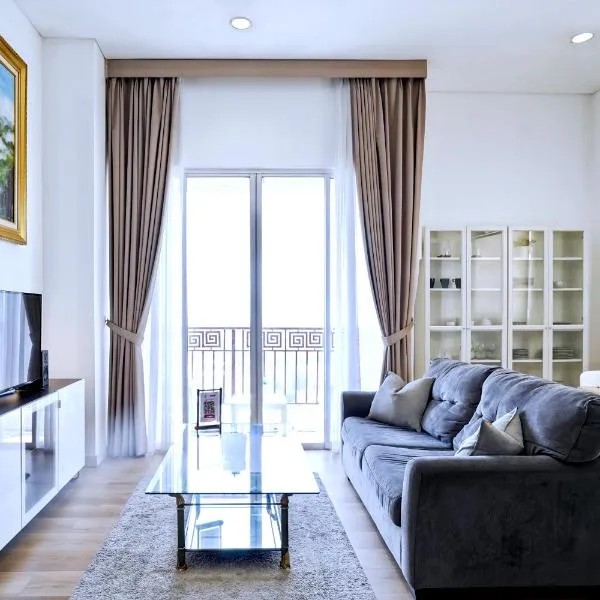 2BR Lucky Tower Residence Jakarta Old Town Top Floor Condo, hotell sihtkohas Jakarta