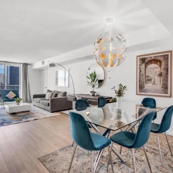 Enjoy Brickell Living 2 BR Retreat With Free Parking, hotel in Miami