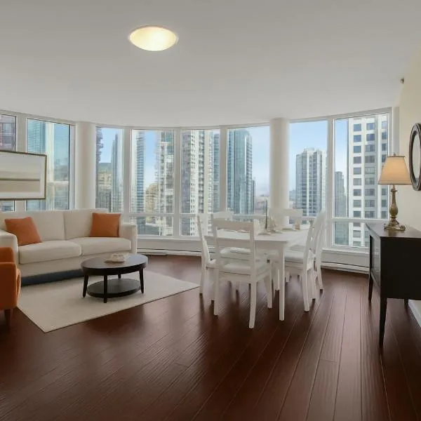 Luxury 3BR Apartment In The Heart Of Downtown - Gorgeous Views!, hotel in Vancouver
