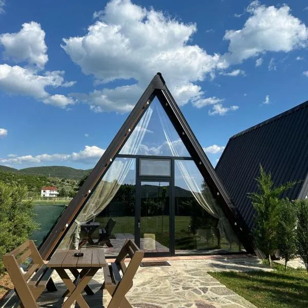 Rent Cabin Miri、シュコダルのホテル