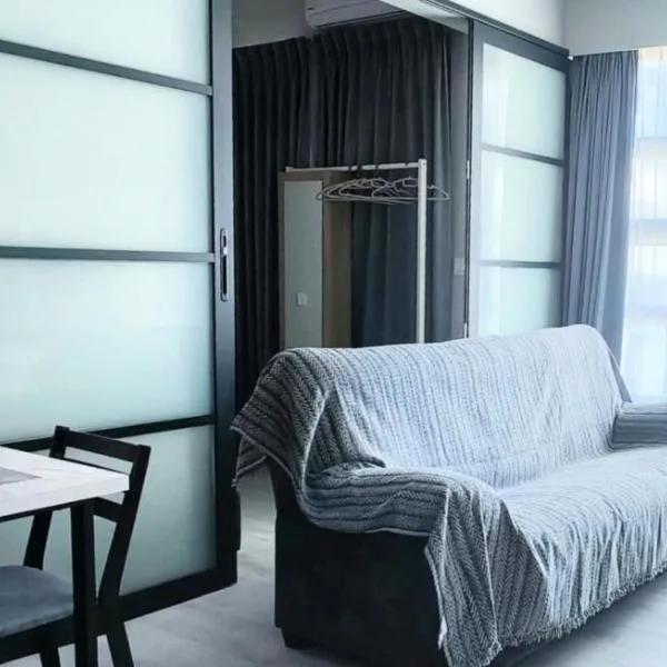 Jesselton Quay Seaview 2BR by Alya Home，位于哥打京那巴鲁的酒店