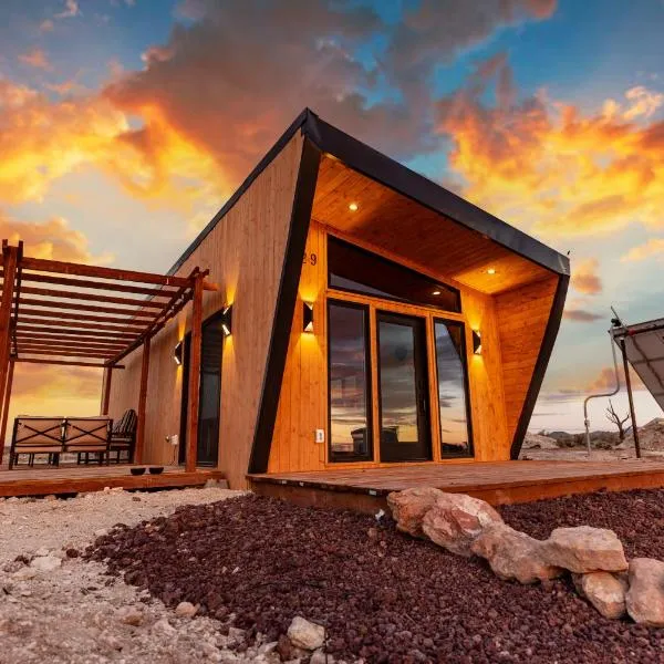 stargazing grand canyon skylight tiny home venus, hotel v destinaci Williams