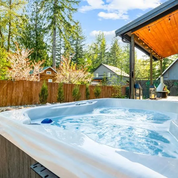 Mt Rainier Retreat Private Hot Tub Firepit, hotel in Ashford