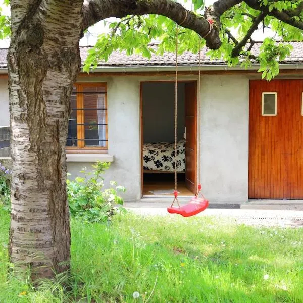 J home, hotel in Villeneuve-le-Roi