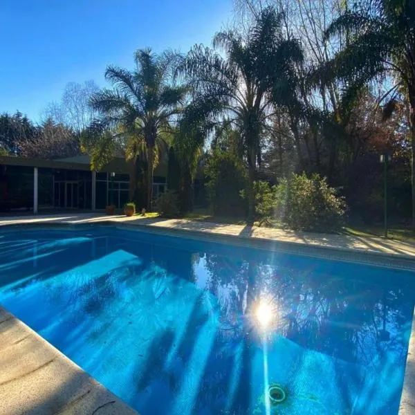 Casa Quinta en CAPILLA DEL SEÑOR, hotel in Pavón